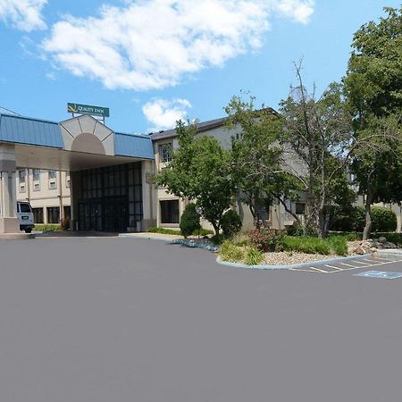 Quality Inn & Conference Center Akron Bagian luar foto