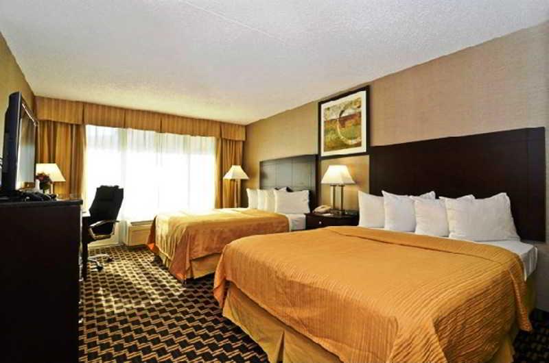 Quality Inn & Conference Center Akron Bagian luar foto