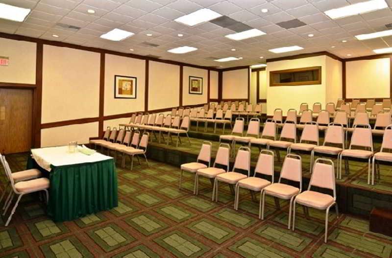 Quality Inn & Conference Center Akron Bagian luar foto