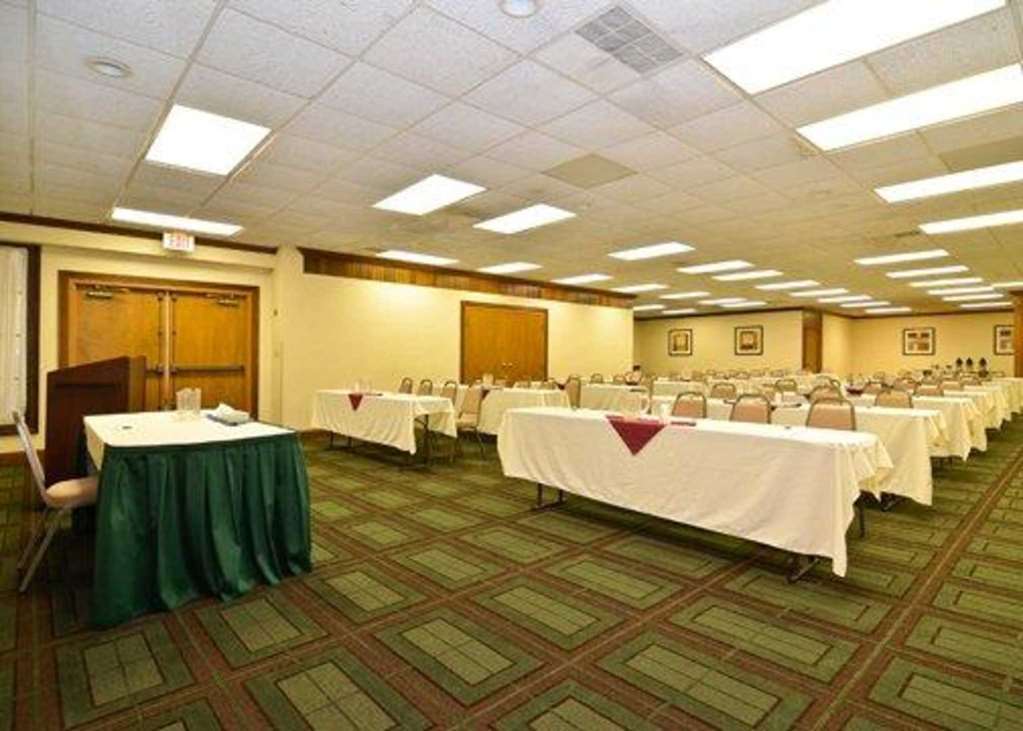 Quality Inn & Conference Center Akron Bagian luar foto