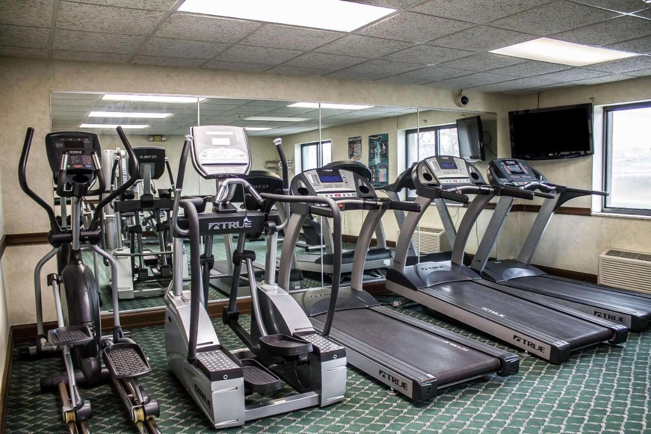 Quality Inn & Conference Center Akron Bagian luar foto
