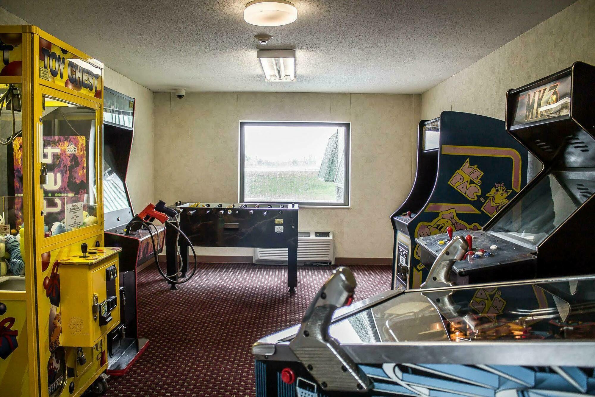 Quality Inn & Conference Center Akron Bagian luar foto